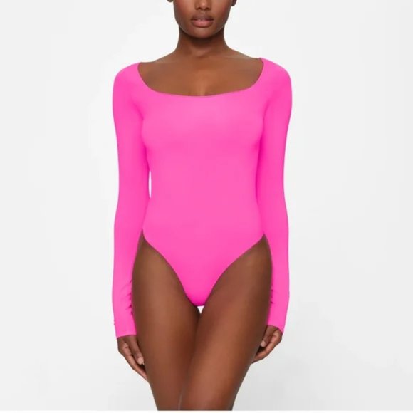 Pink Highlighter SKIMS Essential Long Sleeve Scoop Neck Bodysuit - Picture 1 of 7